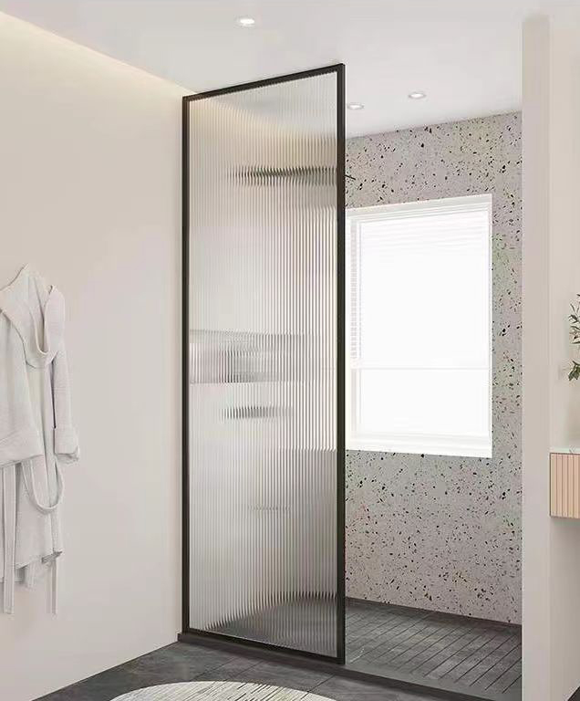 KX5699100B - Glass shower screen